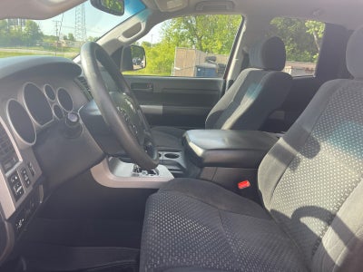 2013 Toyota Tundra 4WD Truck GRADE