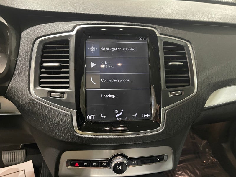 2019 Volvo XC90 Momentum
