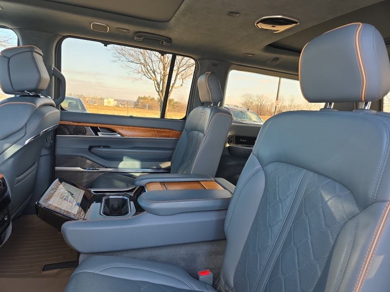 2022 Jeep Grand Wagoneer Series III