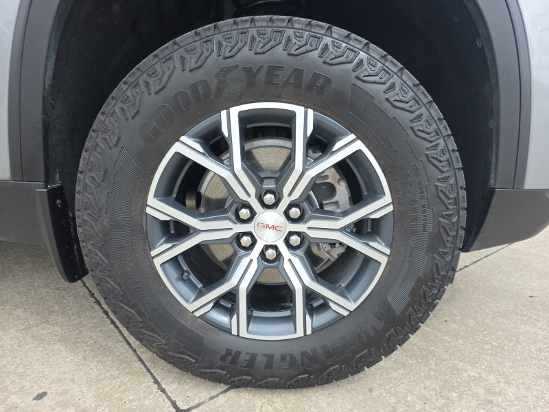 2025 GMC Acadia AT4