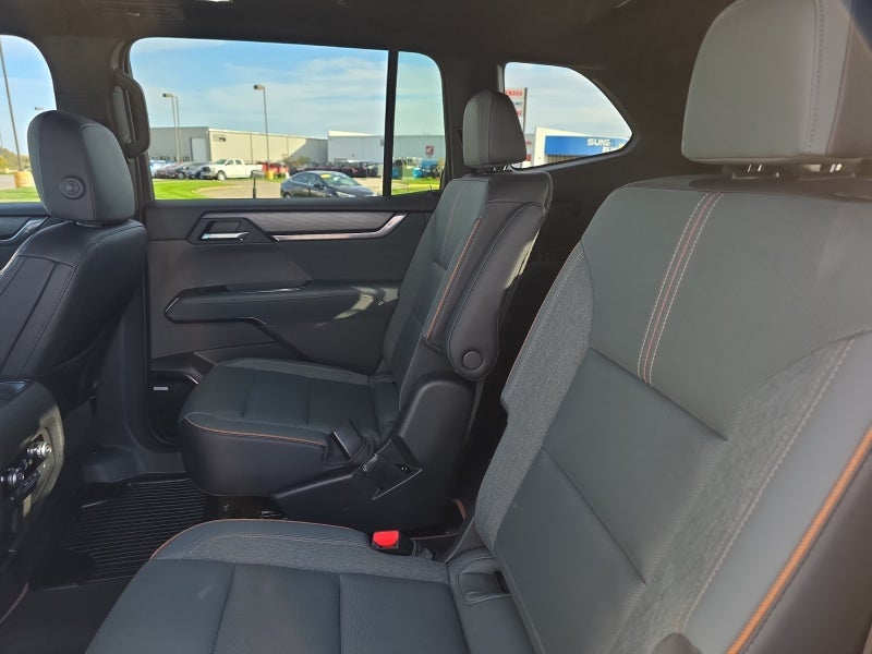 2025 GMC Acadia AT4