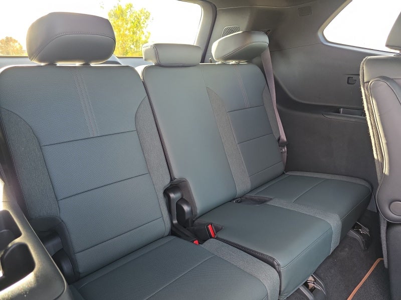 2025 GMC Acadia AT4