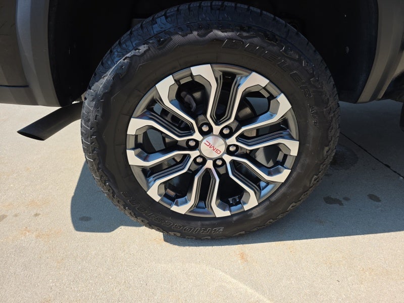 2023 GMC Canyon 4WD Denali