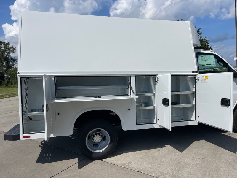 2025 Chevrolet Express Cutaway 3500 1WT