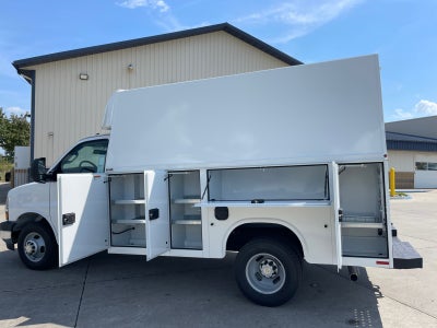 2025 Chevrolet Express Cutaway 3500 1WT