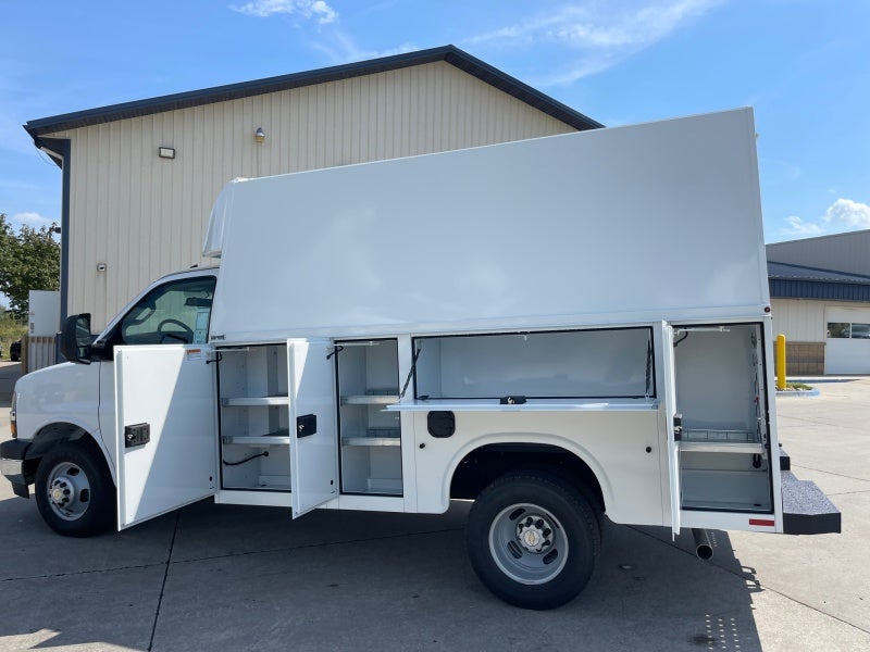 2025 Chevrolet Express Cutaway 3500 1WT