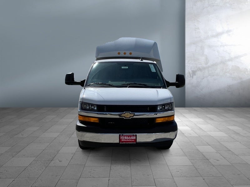 2025 Chevrolet Express Cutaway 3500 1WT
