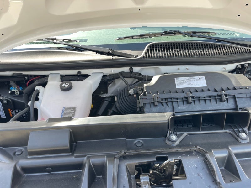 2025 Chevrolet Express Cutaway 3500 1WT