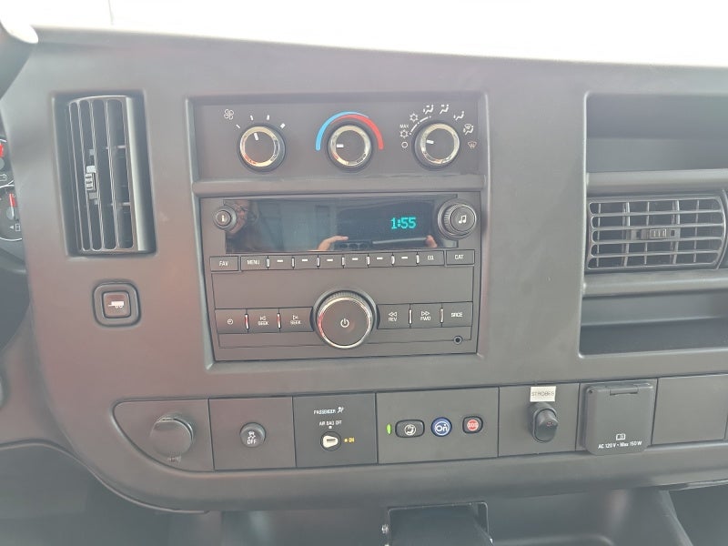 2025 Chevrolet Express Cutaway 3500 1WT