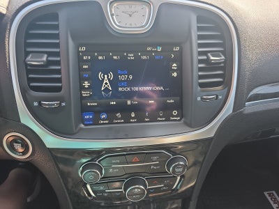2023 Chrysler 300 Touring L