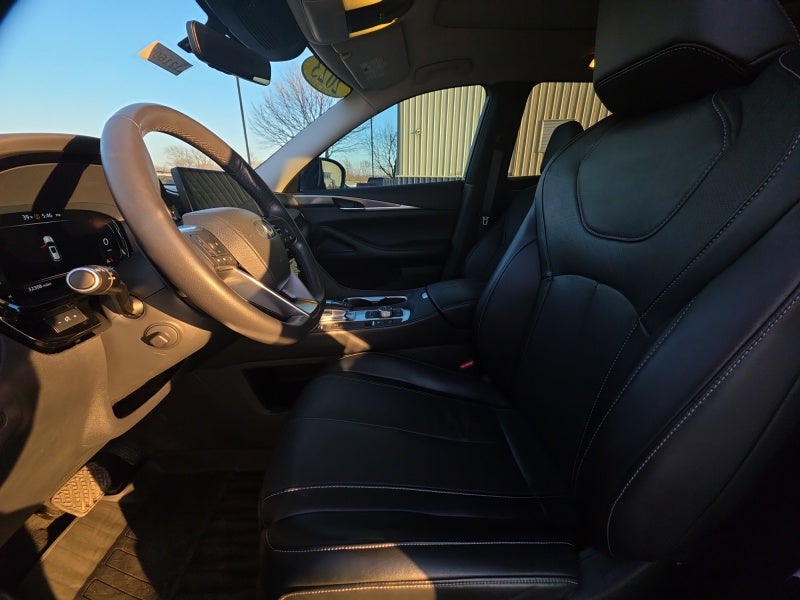 2023 INFINITI QX60 LUXE