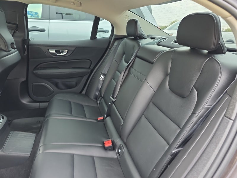 2024 Volvo S60 Recharge Plug-In Hybr Core Dark Theme
