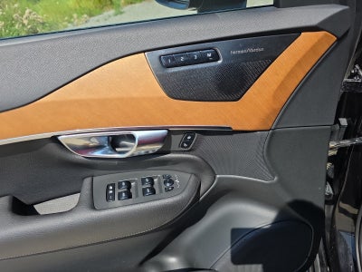 2022 Volvo XC90 Momentum