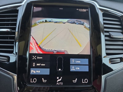 2022 Volvo XC90 Momentum
